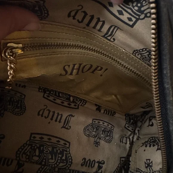 RARE FIND: Y2K 2008 Juicy Couture Black leather handbag w/quilted heart design - Picture 6 of 7